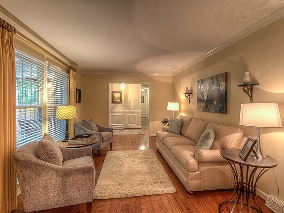4th image of 301 Lakenheath Ln