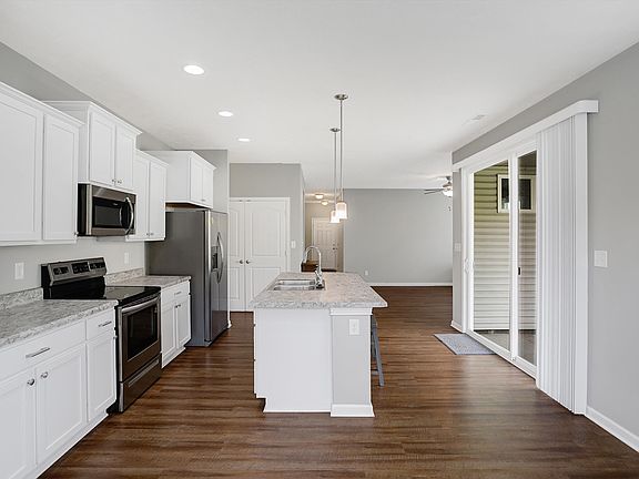 5th image of 868 Heartland Ln
