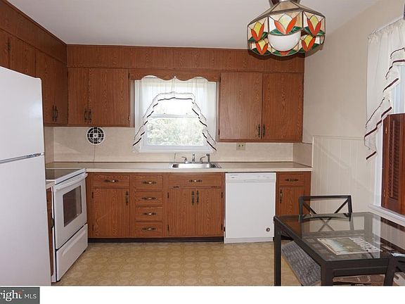 4th image of 1503 Oak St