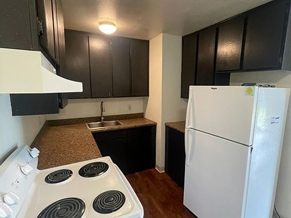 2nd image of 202 W Sheila Ln #3