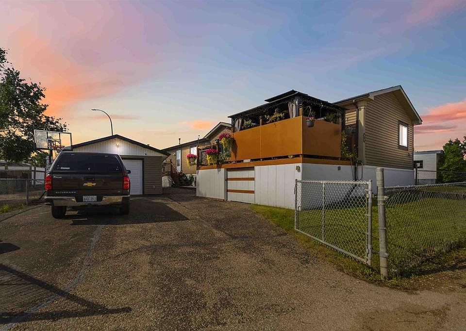 1st image of 185 N Grey Cres