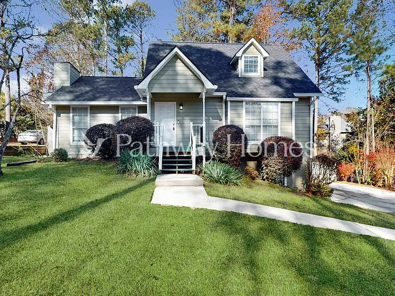 1612 Cumberland Club Rd SW — Photo 2