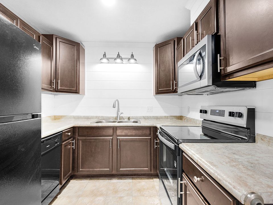 Newly Remodeled Kitchen with Modern Finishes and Brand-New Appliances