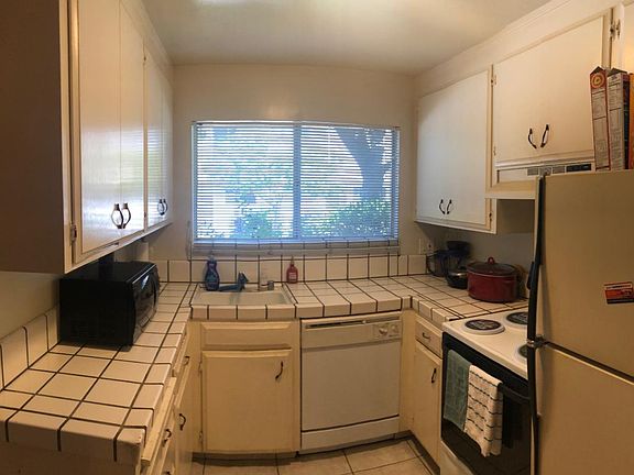 3rd image of 382 Cypress Ave APT 1
