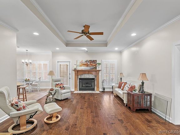 5th image of 127 Glencoe Way