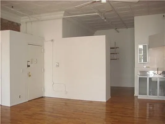 Rented by Warburg | media 18