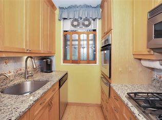 23 Rockledge Rd APT 1A, Hartsdale, NY 10530