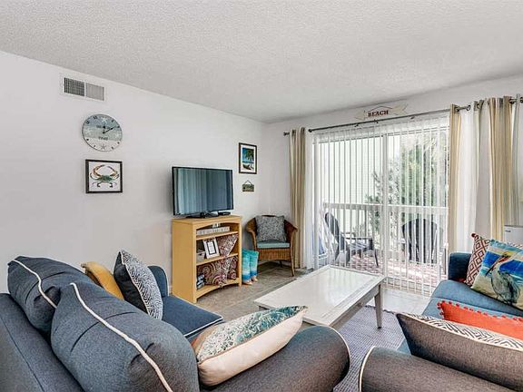 2nd image of 1625 Bulevar Mayor APT F3