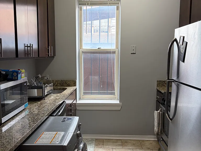 1230 N Greenview Ave #1R — Photo 4