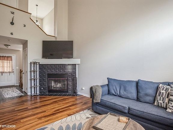 3rd image of 115 Cambrian Ct Unit 115