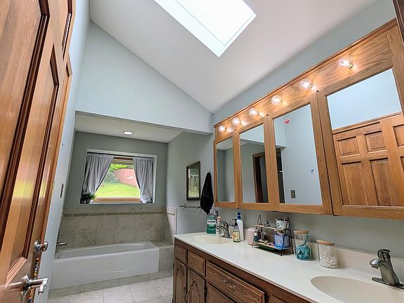 4th image of 906 Bannister Dr