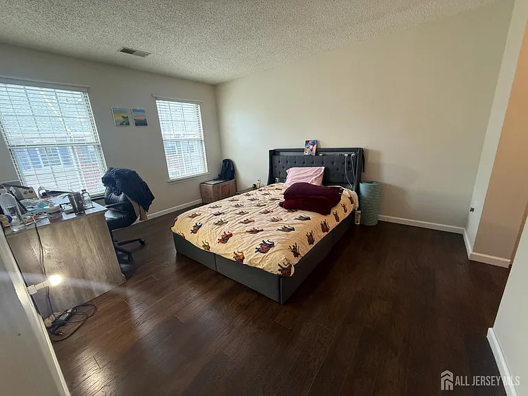 207 Darwin Ln — Photo 14