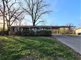 2695 Patterson Rd, Florissant, MO 63031