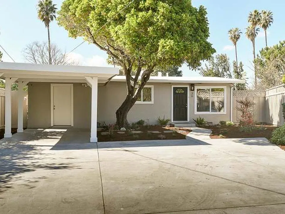 36 Henderson Pl