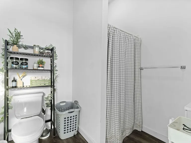 MAIN608 — Photo 11