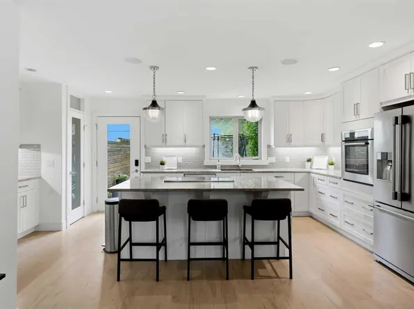 2040 S 31st Ave SW, Calgary, AB T2T 1T2