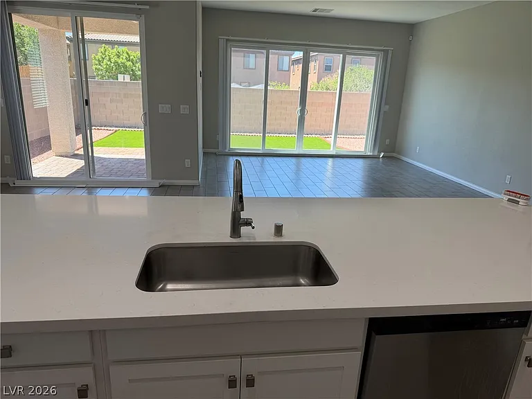 63 Barton Bay Ave — Photo 16