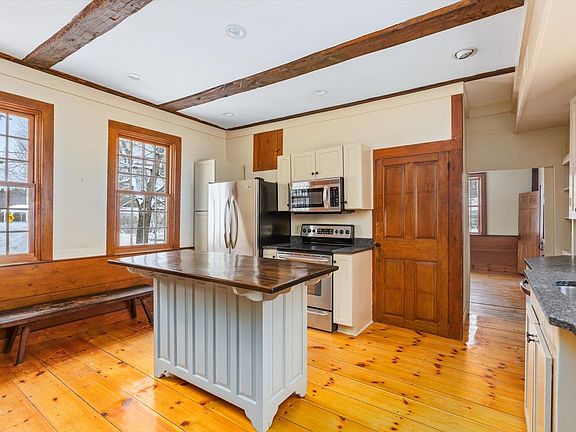 4th image of 38 Main Street