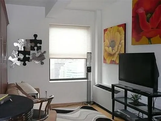 Rented by New York Residence | media 17