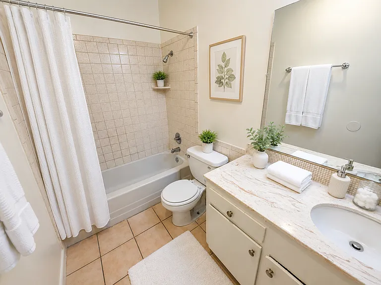 227 E 25th St #6 — Photo 16