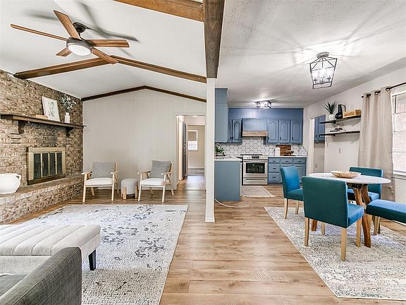 5th image of 2202 Louise Ln