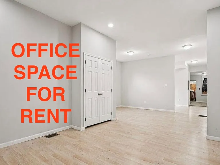 1009 W Main St #1 — Photo 1