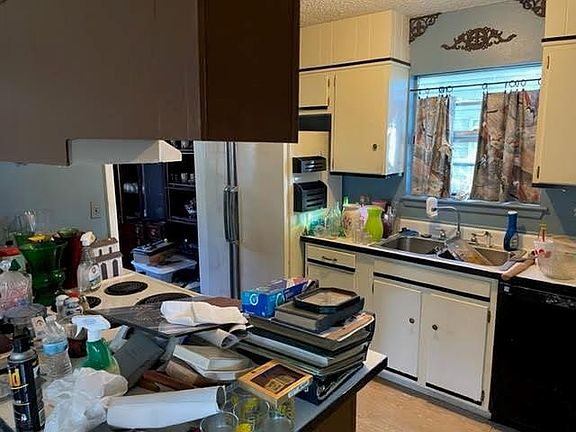 4th image of 1212 Bellevue Dr