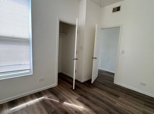 204 N California Ave #3, Chicago, IL 60612