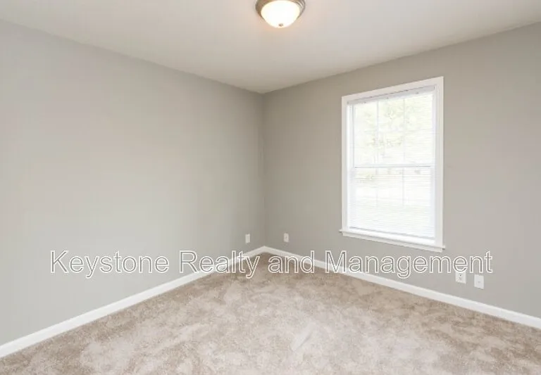 Royster Lane — Photo 24