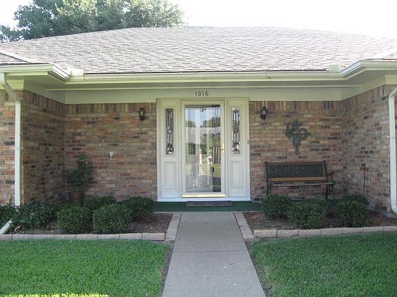 2nd image of 1016 Glenda St