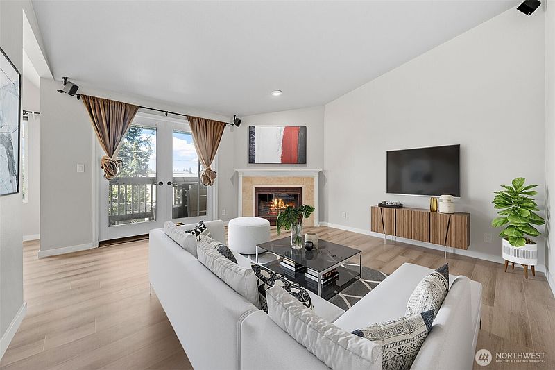 5th image of 12025 SE 60th Street #B