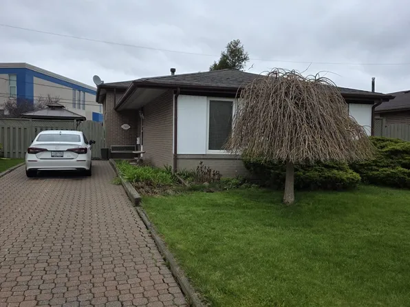 727 Kingfisher Dr, Pickering, ON L1W 1X4