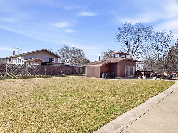 3rd image of 1161 Gillingham Rd #B3