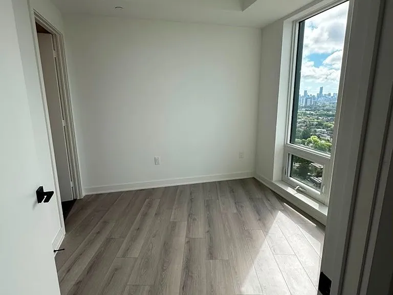 1185 Dupont St N #2710 — Photo 10