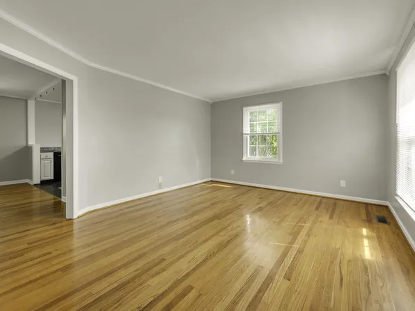 5064 Chesapeake Rd, Fayetteville, NC 28311