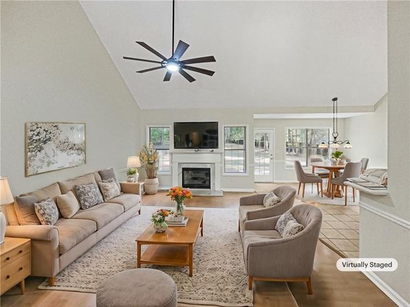 156 Regency Dr, Bethlehem, GA 30620