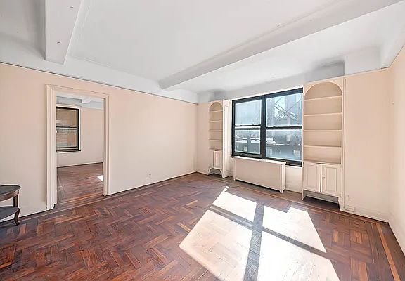 3rd image of 12 W 72nd St APT 11F