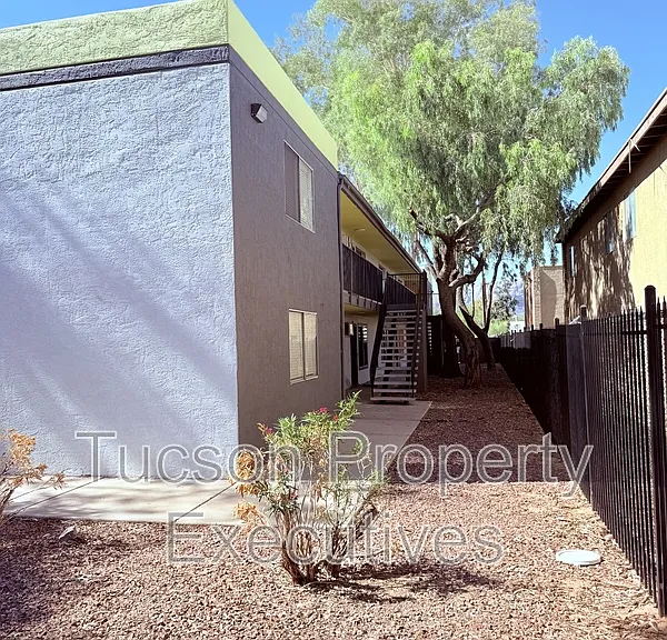 3810 E Monte Vista Dr #206 — Photo 4
