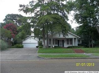 750 S Line St, Grenada, MS 38901