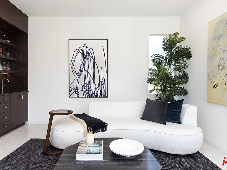 1341 Sierra Alta Way — Photo 4
