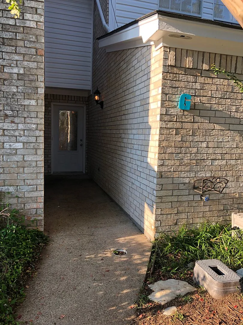 Azalea Terrace Townhome — Photo 3