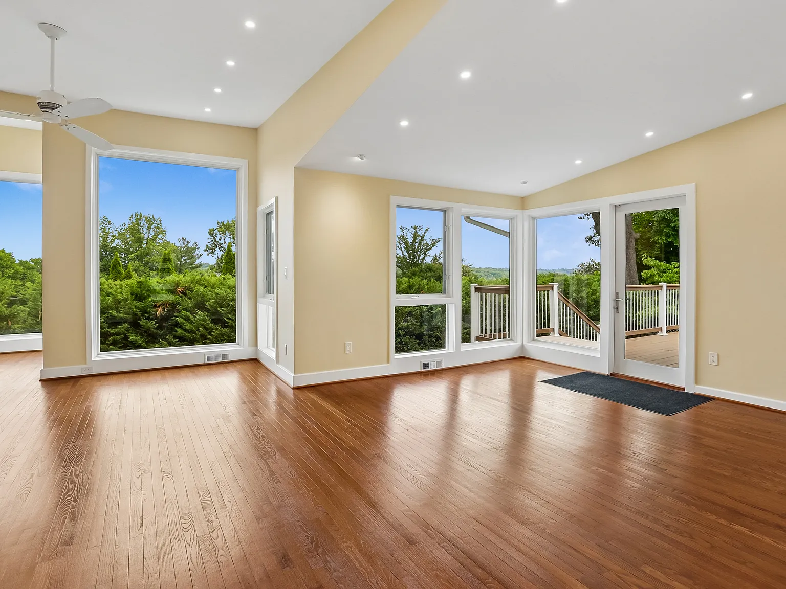 5 bed, 3.5 bath, 4382 sqft, $7,000 — Photo 3