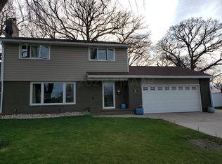 82 Woodland Dr N, Fargo, ND 58102