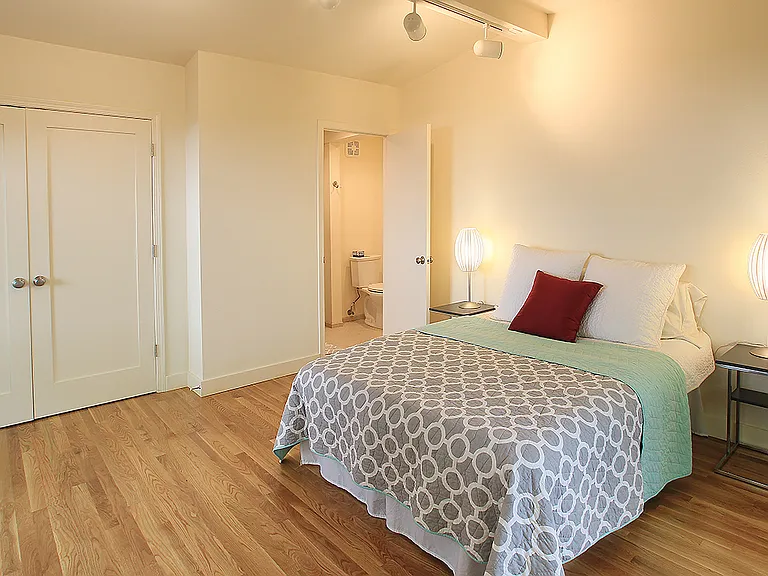3412 NW Market St #MAIN FLOOR — Photo 16
