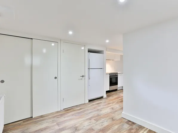 70 Concord Ave, Toronto, ON M6H 2P1