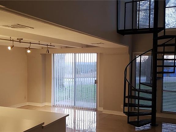4th image of 5918 Lago Vista Way #D-35