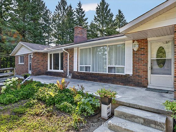 2nd image of 751 Ford Cres