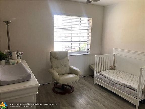 4th image of 15935 Carrotwood Cir