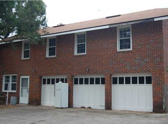 2nd image of 1836 E Blount St