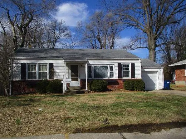 821 Risdon Dr, Saint Louis, MO 63135